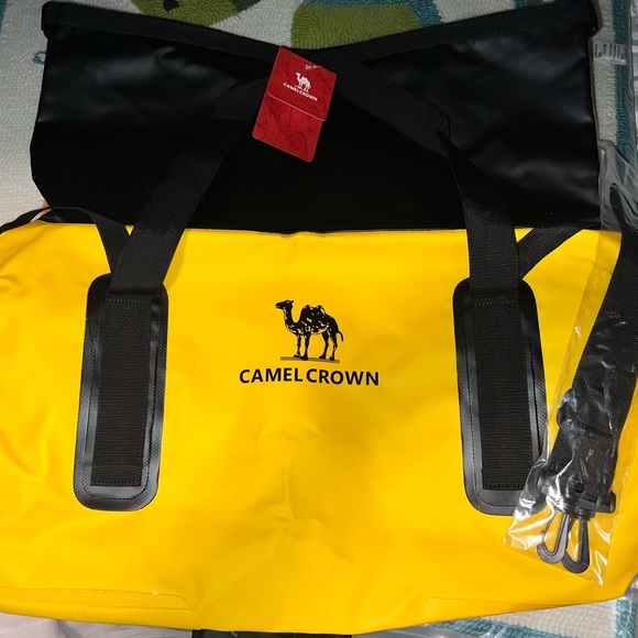CAMEL CROWN Yellow SPORTS GYM BAG WATERPROOF DUFFEL WEEKENDER 30L WSHOULDERSTRAP - Picture 8 of 9